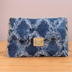Purse-chain shoulder bag, blue jeans material in diamond patterns, NIP, 5.5x8.6”
